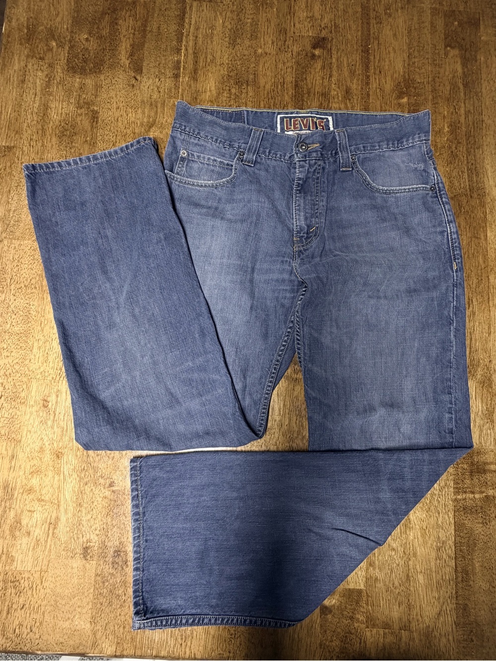 Levi's Men's Straight Fit Medium Blue Denim Jeans